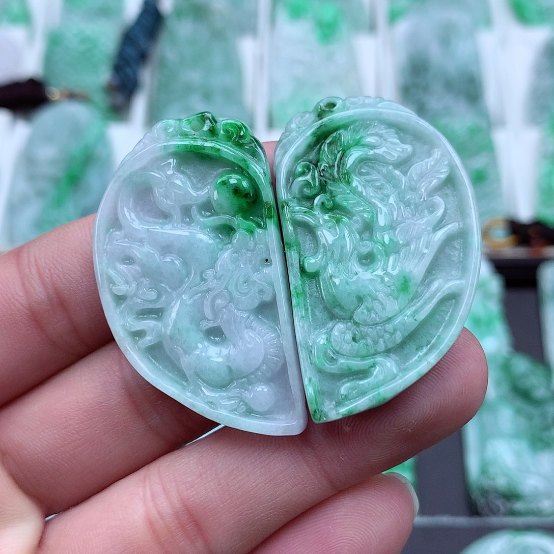 翡翠颈饰未镶嵌翡翠吊坠