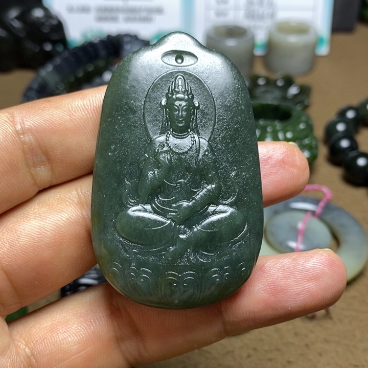 颈饰未镶嵌和田玉