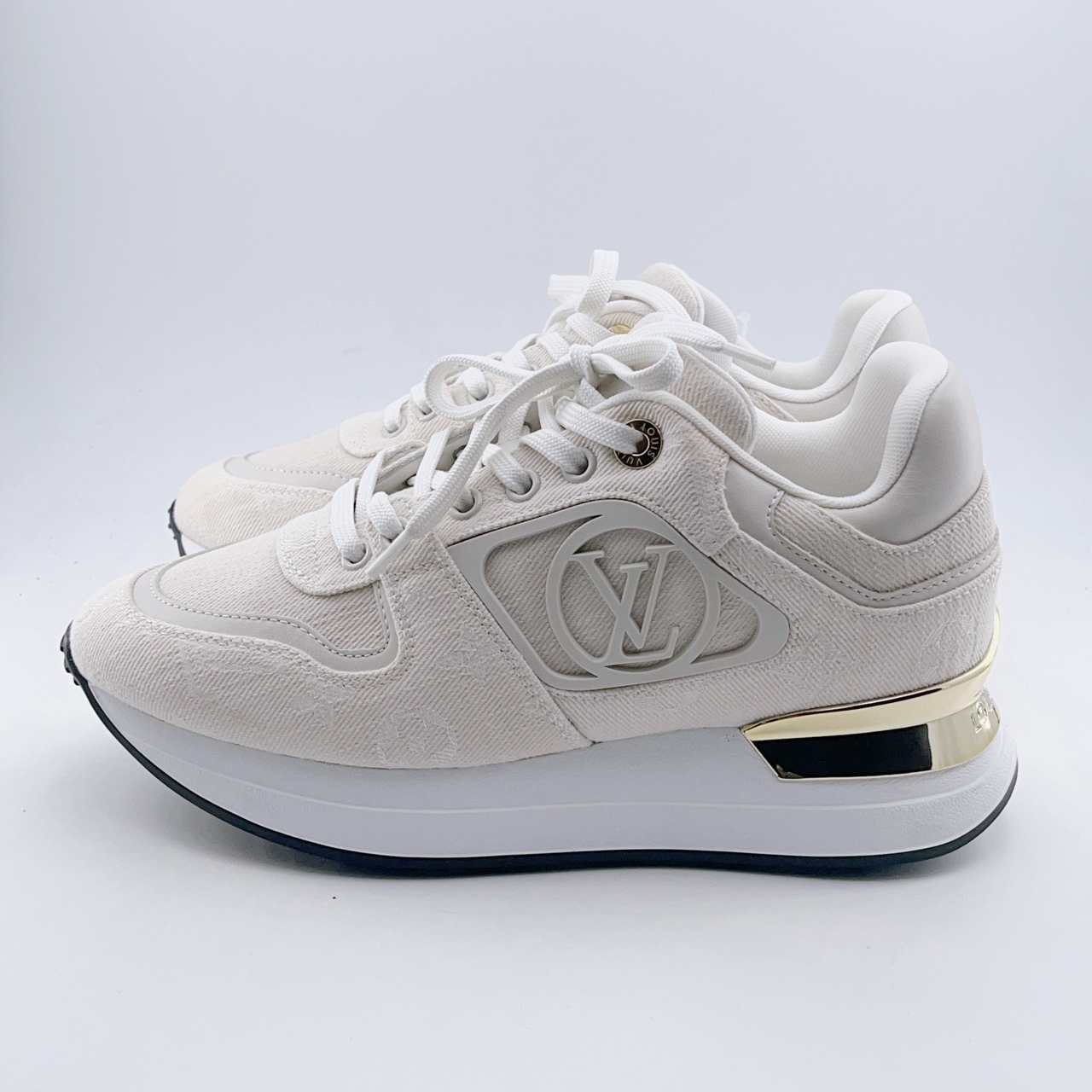 95新 LouisVuitton/路易威登 37码/98/奶茶满印runaway2.0运动鞋