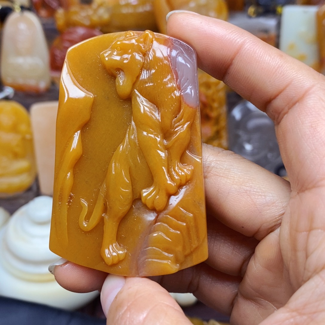 石英质玉颈饰未镶嵌