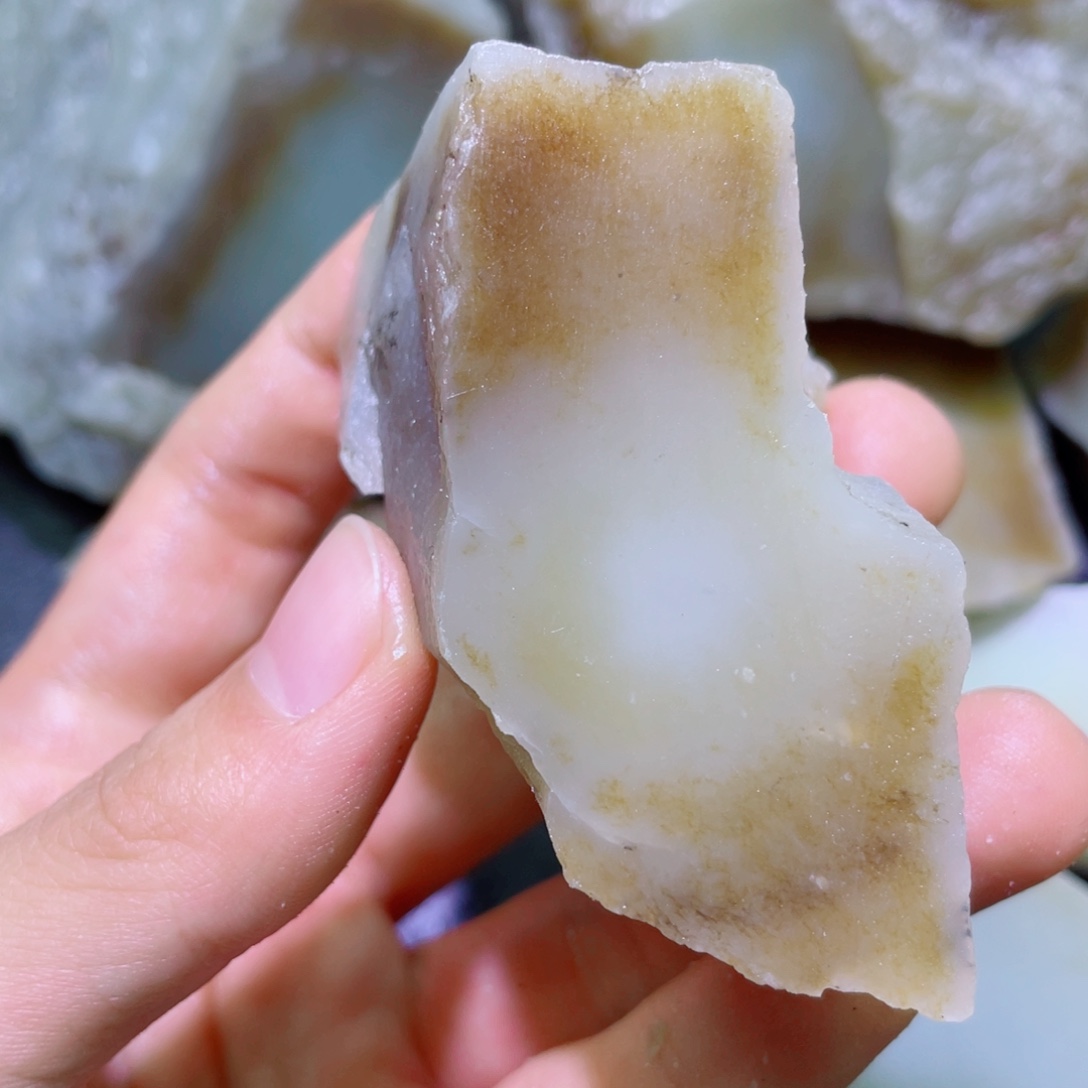 和田玉未镶嵌珠宝半成品