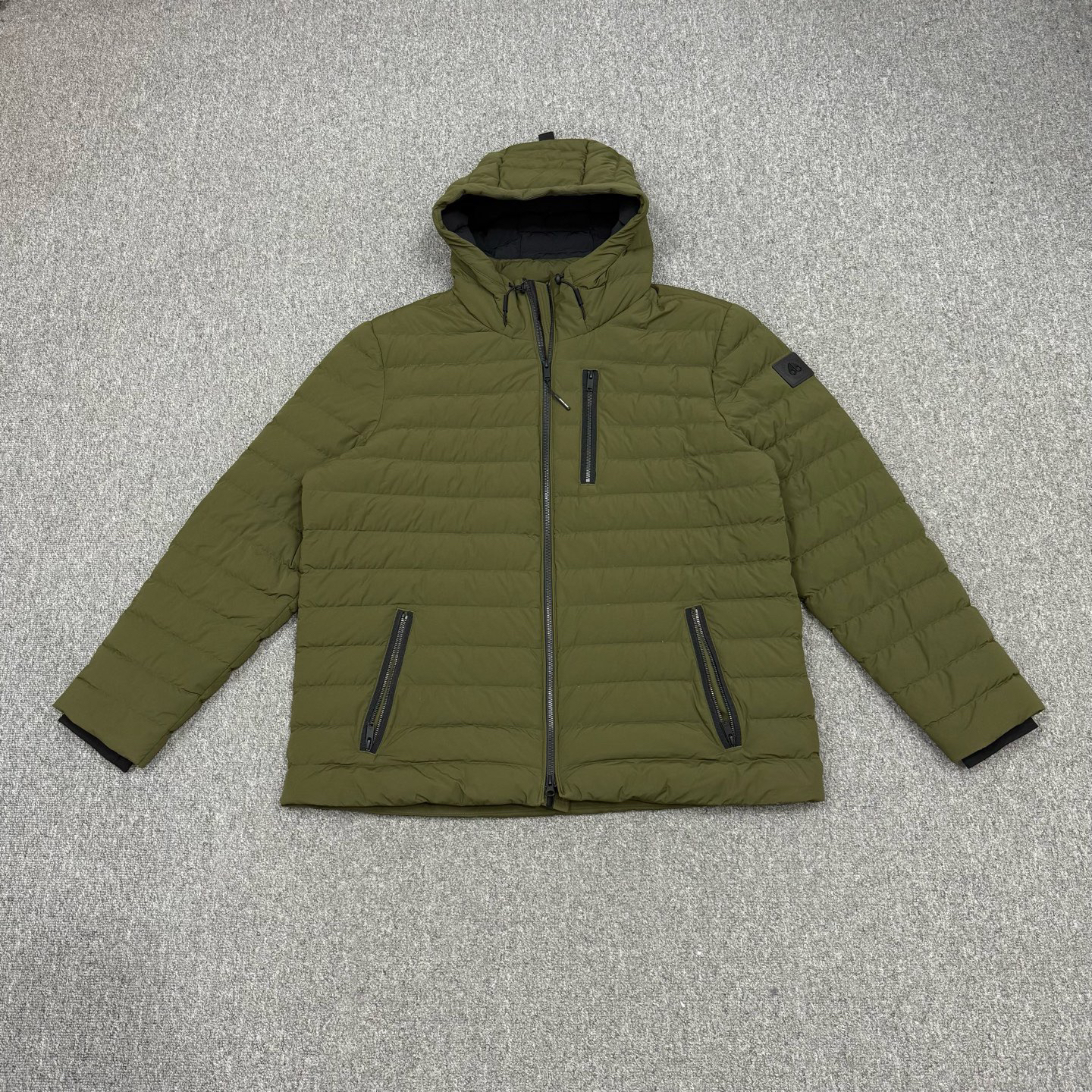 99新 MOOSE KNUCKLES/慕斯纳可兹 16443098墨绿色羽绒服外套XXL码