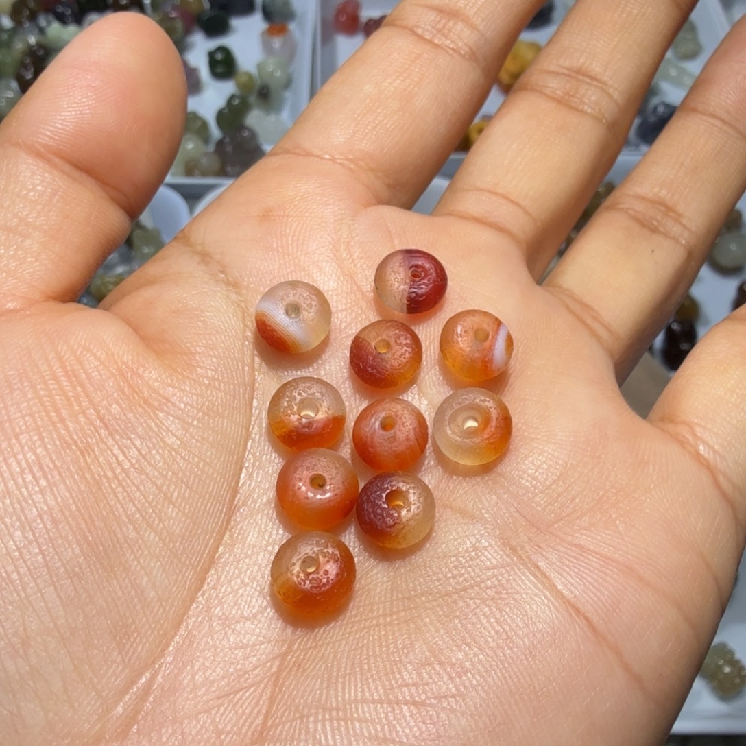 和田玉未镶嵌珠宝奇石卡八