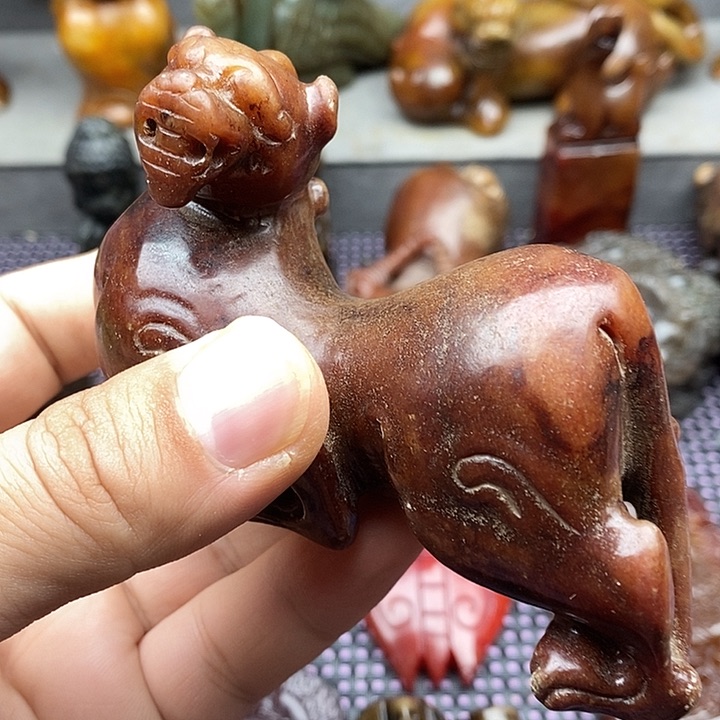 未镶嵌蛇纹石玉颈饰