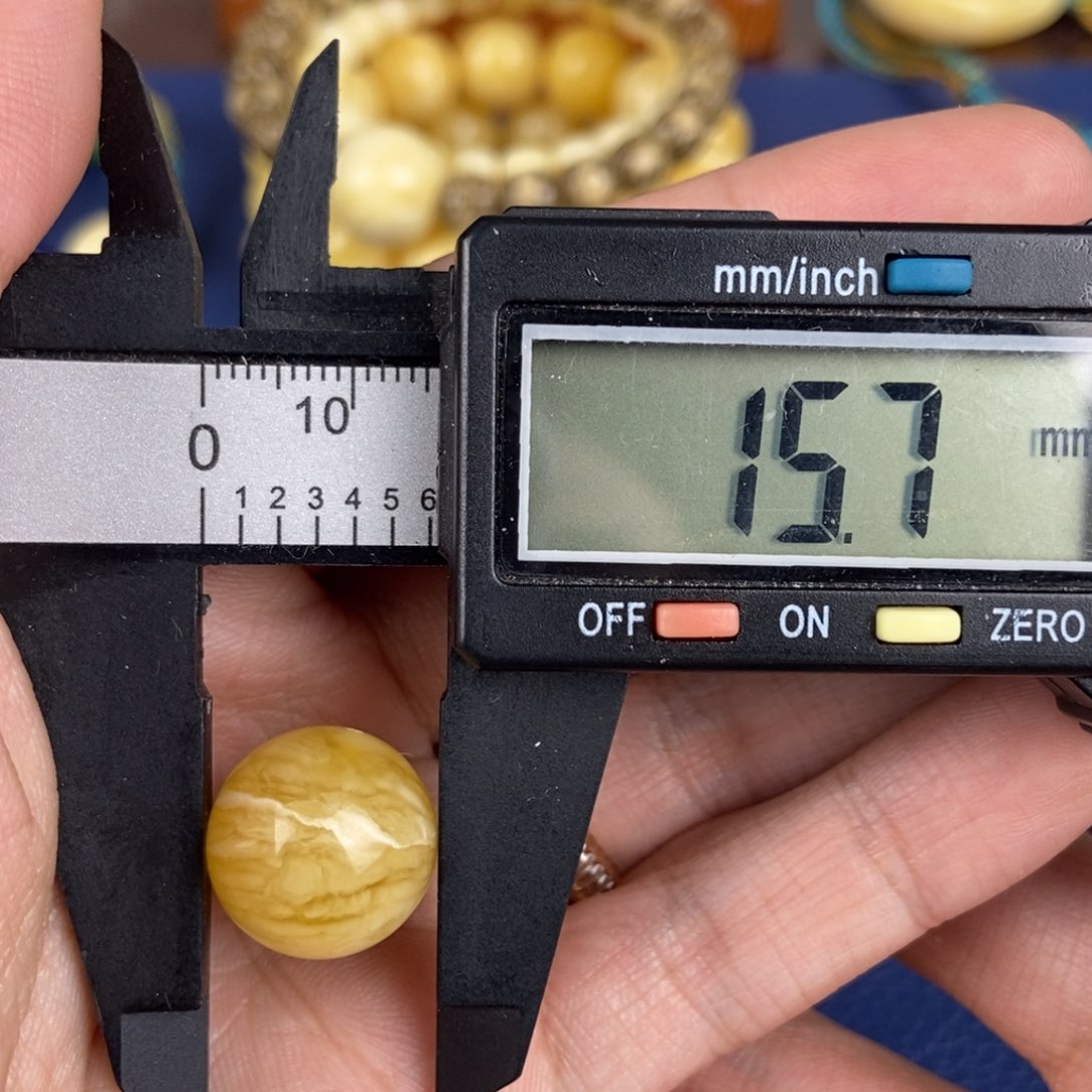 蜜蜡裸石未镶嵌风***_蜜蜡