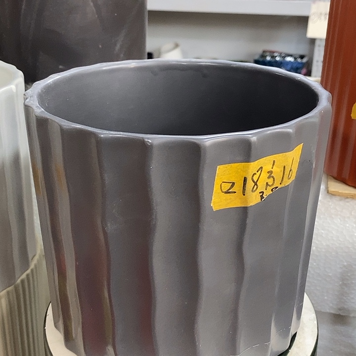 陶盆有孔 瑕疵针孔漏釉介意勿拍外口 18外高16