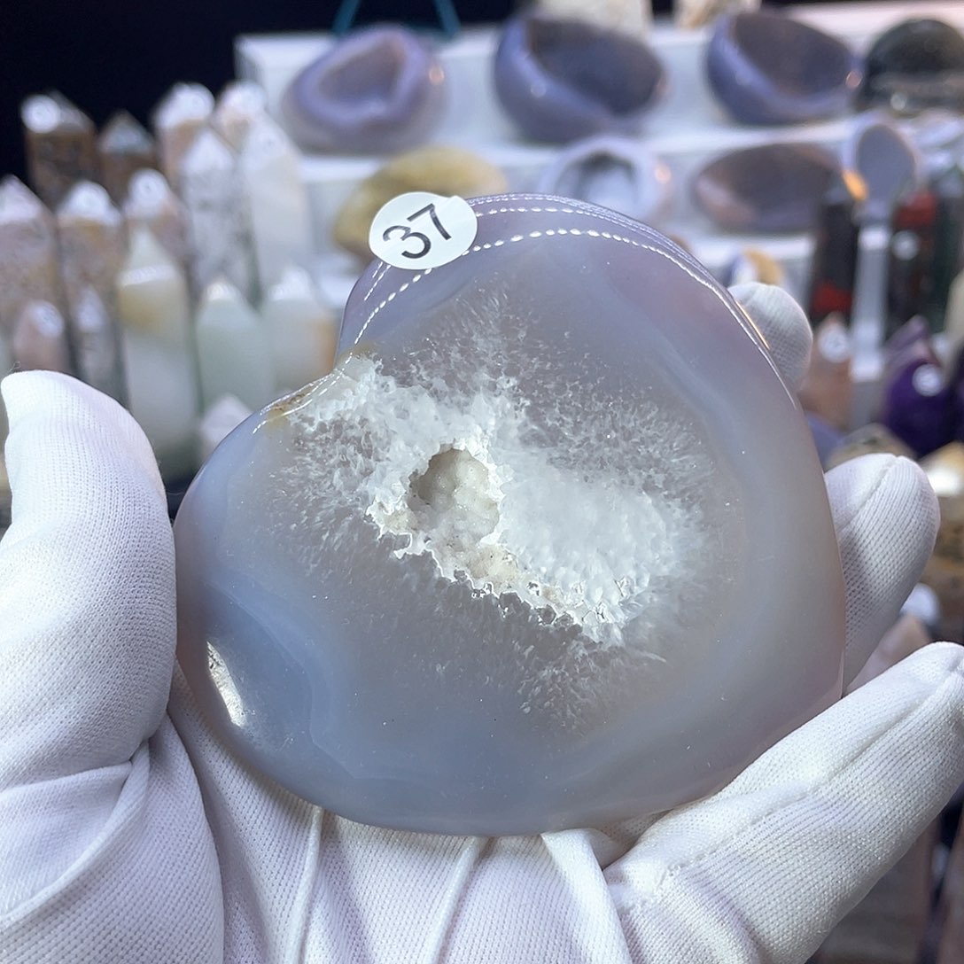 水晶晶洞爱心未镶嵌