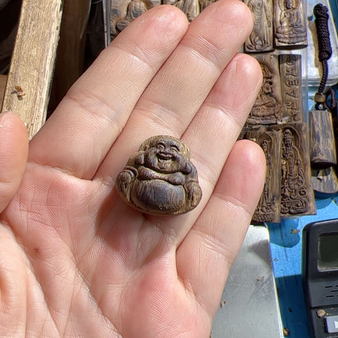 沉香吊坠白棋弥勒2克