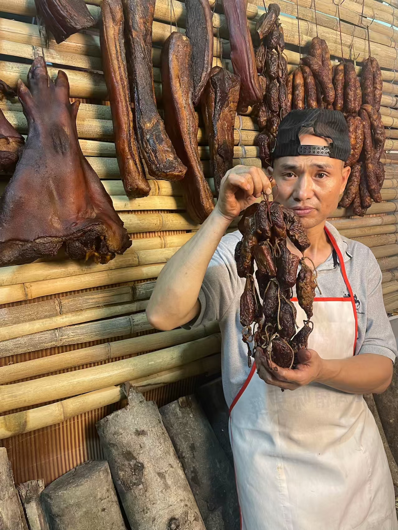 正宗贵州遵义柏香丫烟熏粮食腊肠猪节节香排骨香肠腊肉烟熏腊肉