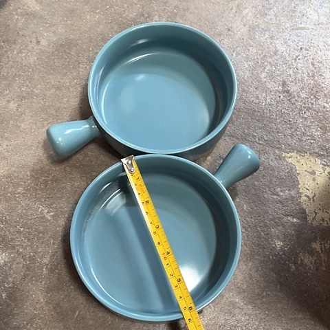 微瑕，不明火，口径15高度5，2个蓝色手把碗