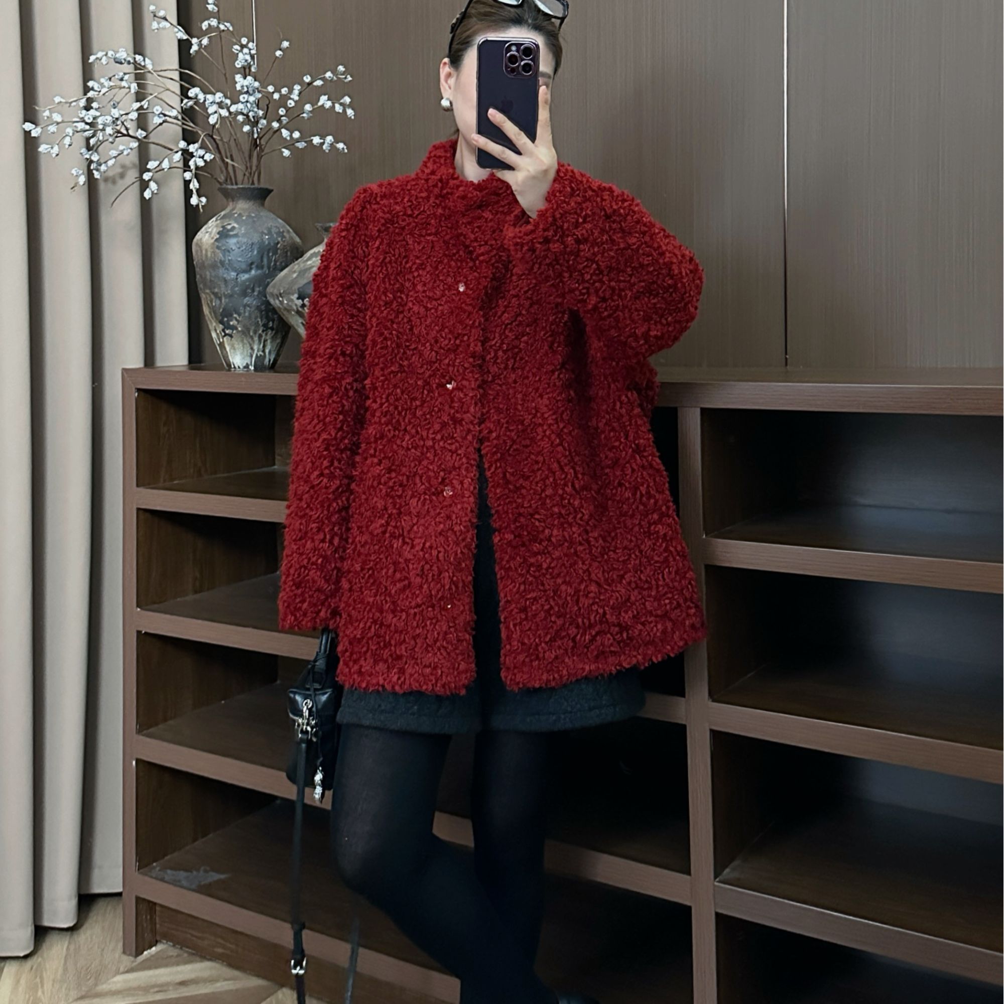 2025新款南北家中长黑红两色毛毛一体女士百搭显瘦外套冬季