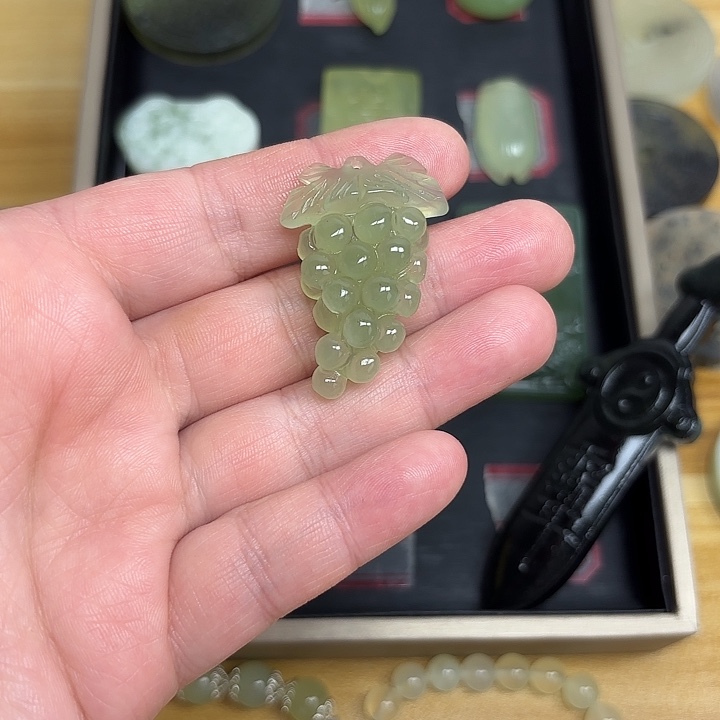 蛇纹石玉合金颈饰