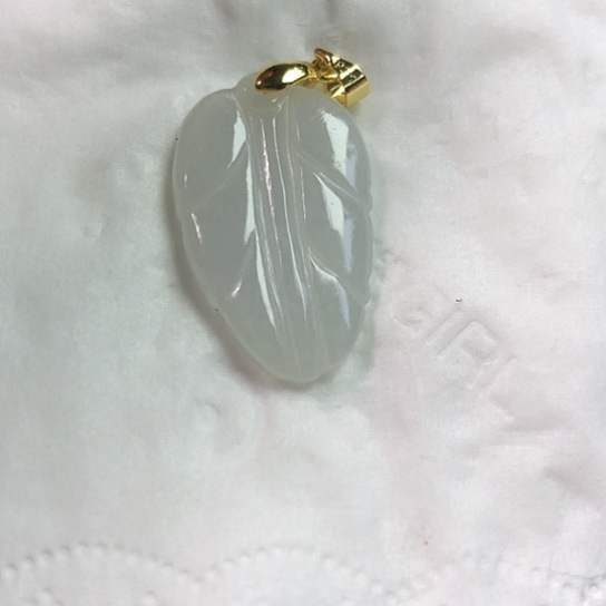 乐***来翡翠未镶嵌颈饰吊坠