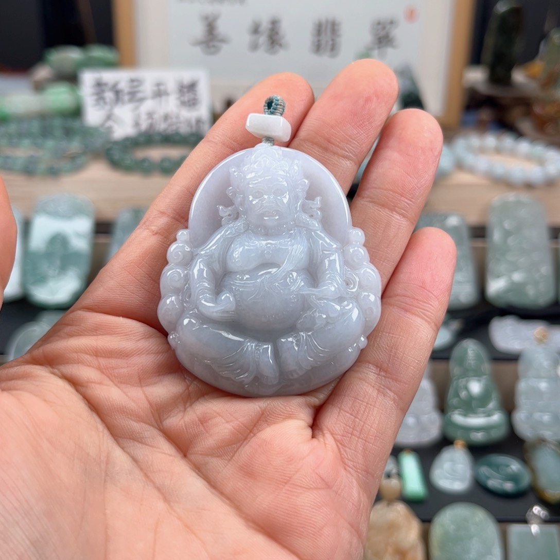 翡翠颈饰未镶嵌黄财神