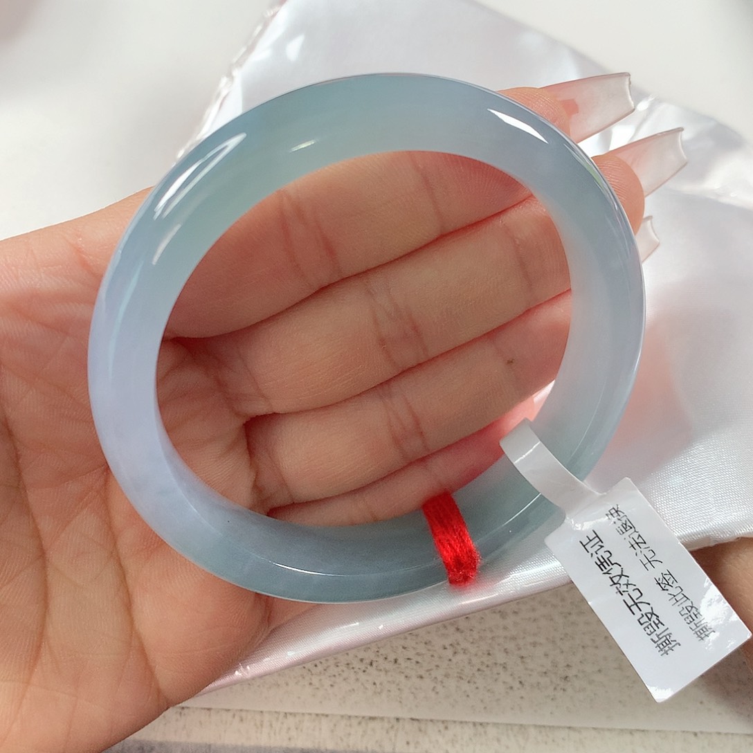 翡翠手镯未镶嵌茂****? 正圈