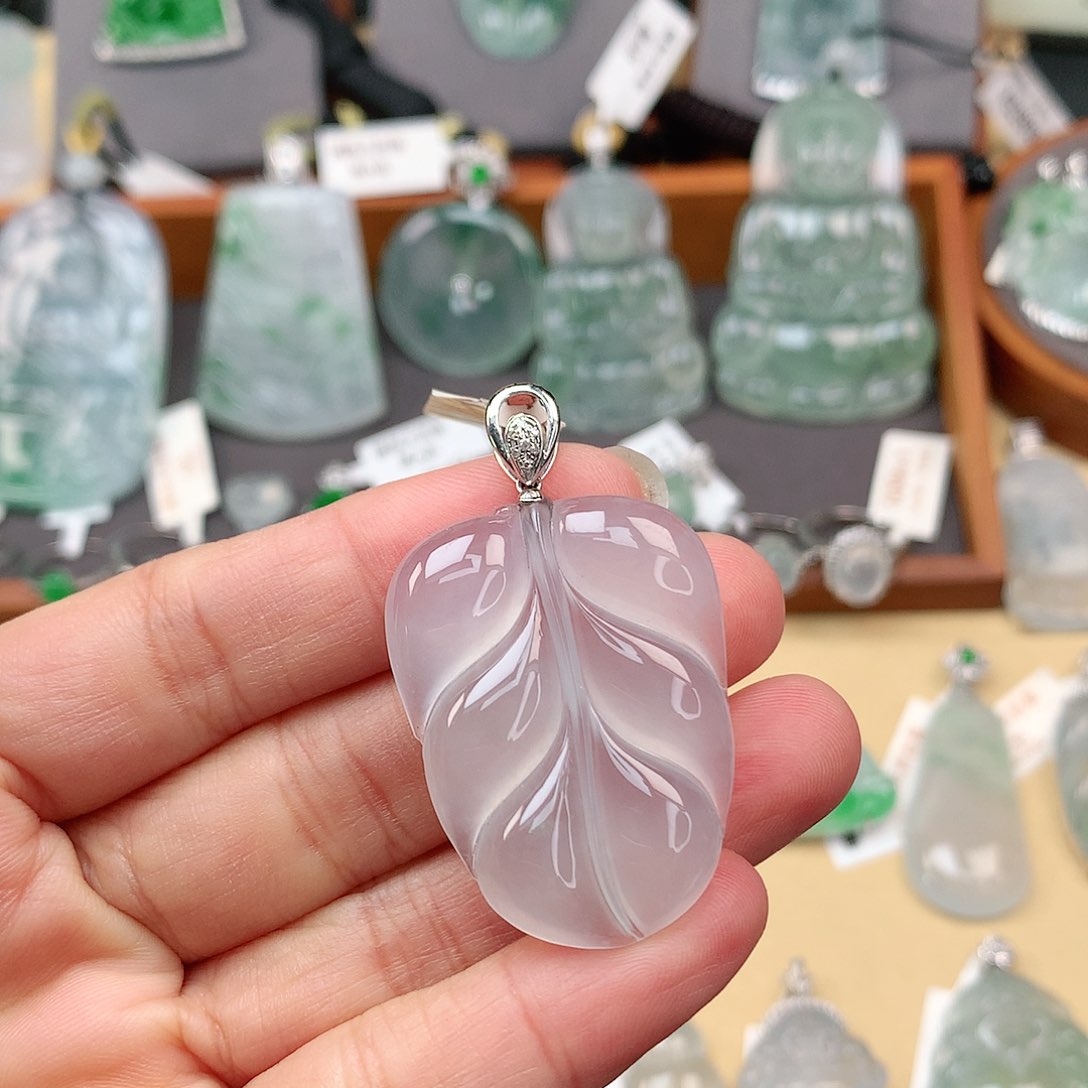 翡翠颈饰18K金镶嵌叶子