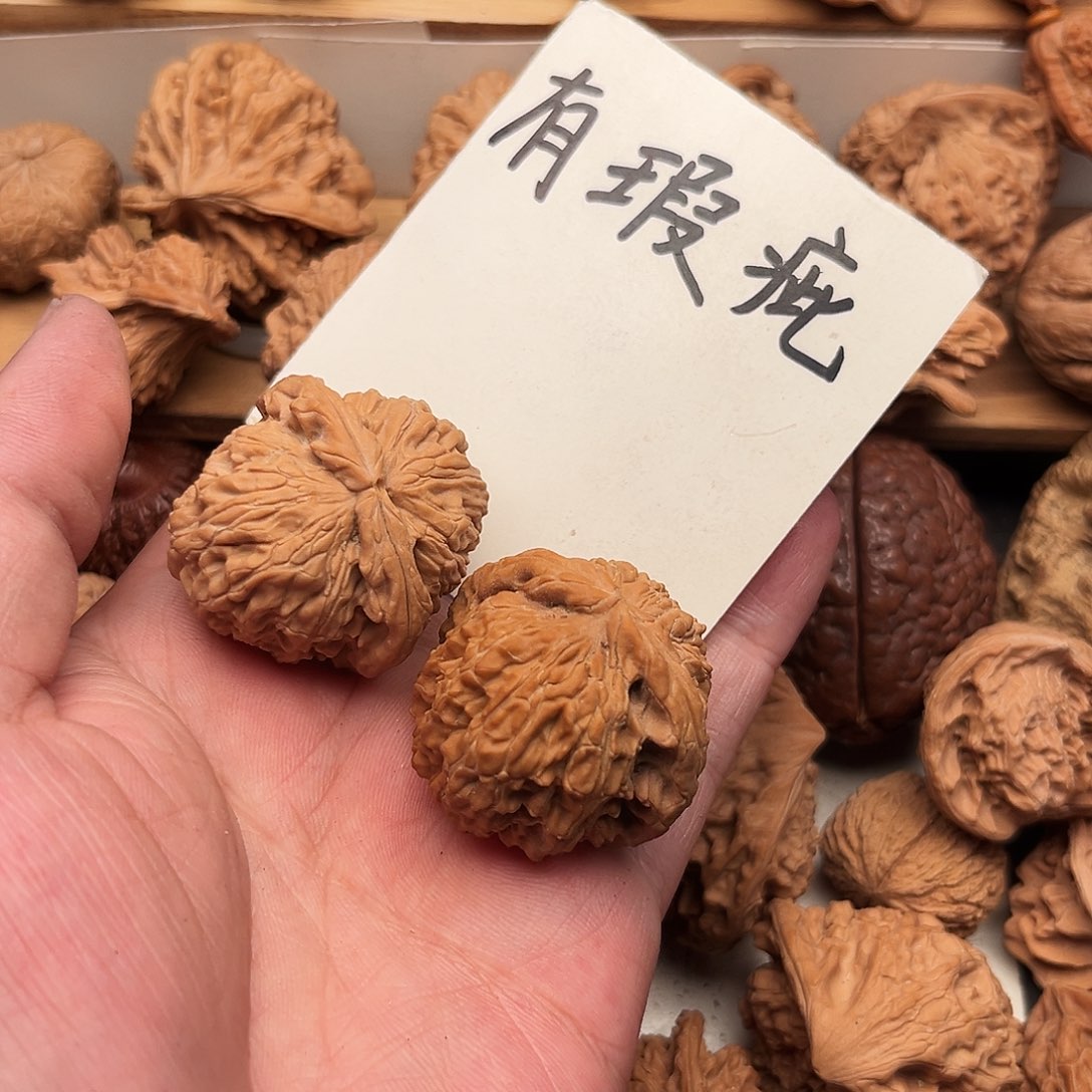 捣***哥吊坠文玩核桃阿白狮子