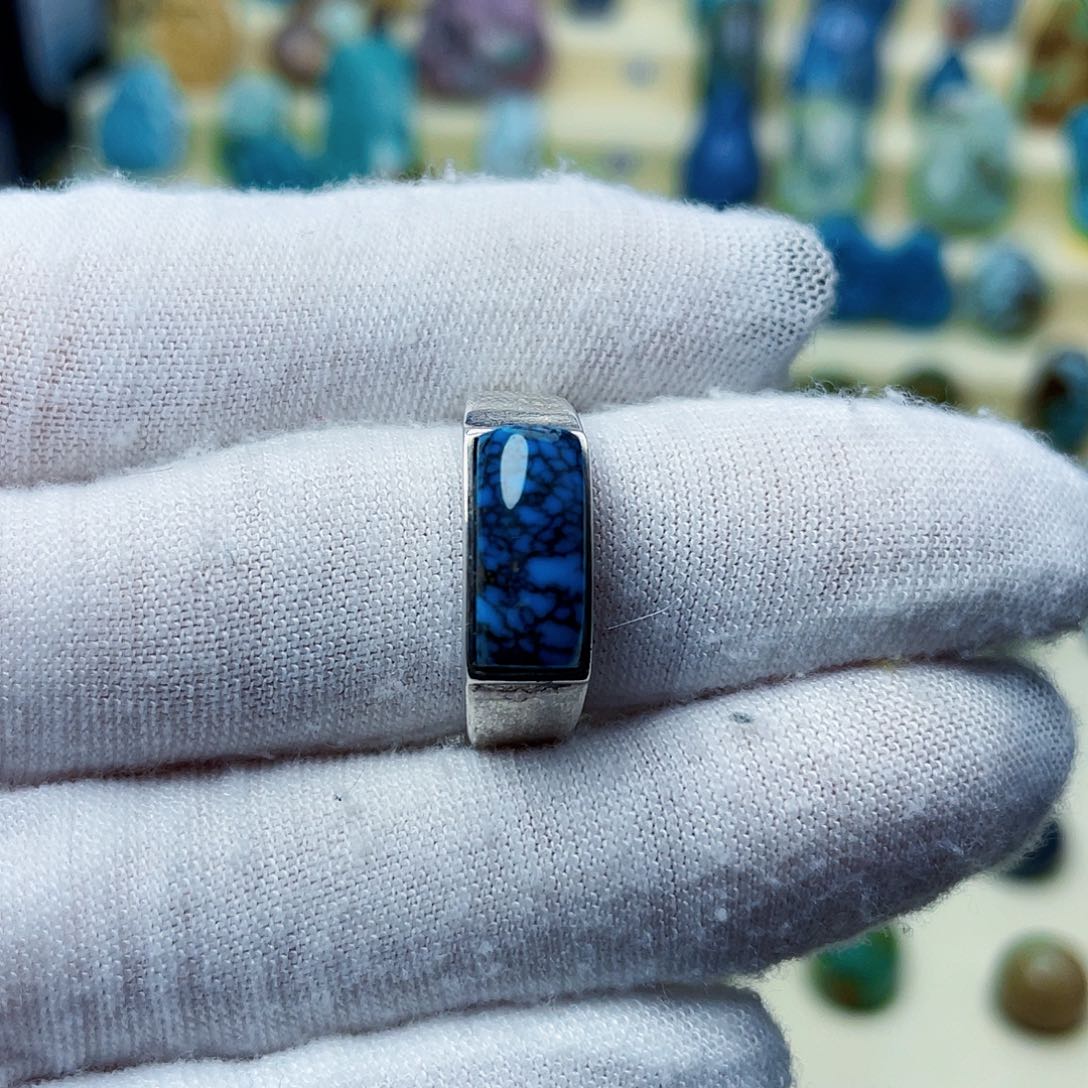 绿松石颈饰未镶嵌