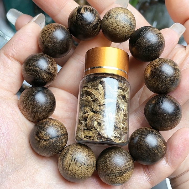 沉香碎屑沉香?***海白棋留疤20  +沉香碎屑