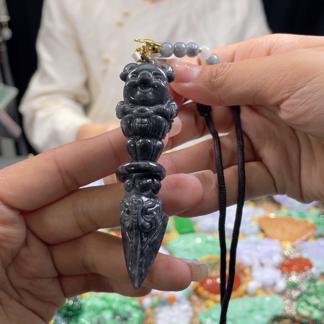 翡翠颈饰未镶嵌代编织