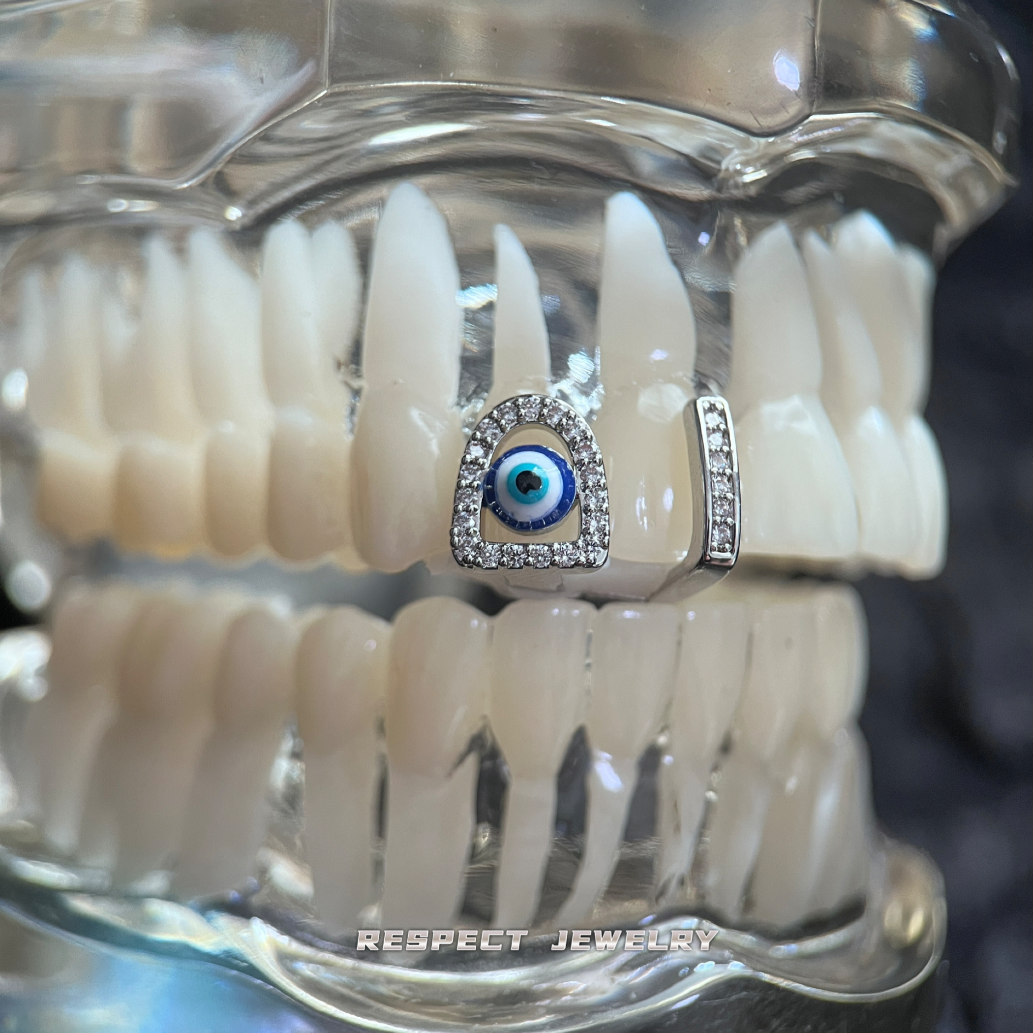 铜锆石吊坠 通用版钻牙套恶魔之眼hip-hop 牙饰百搭潮流个性