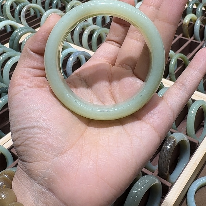 清***）和田玉（糖玉）未镶嵌手链