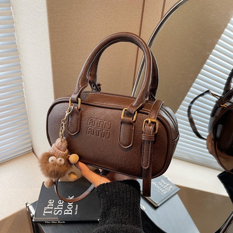 秋冬新款ins保龄球女包小众设计洋气复古包包高级小众保龄球包包