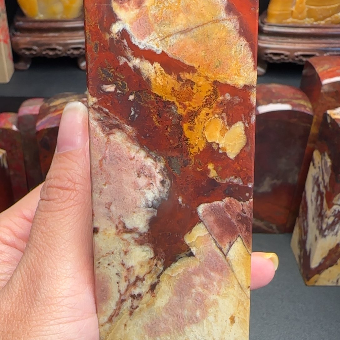 昌化石昌化鸡血石