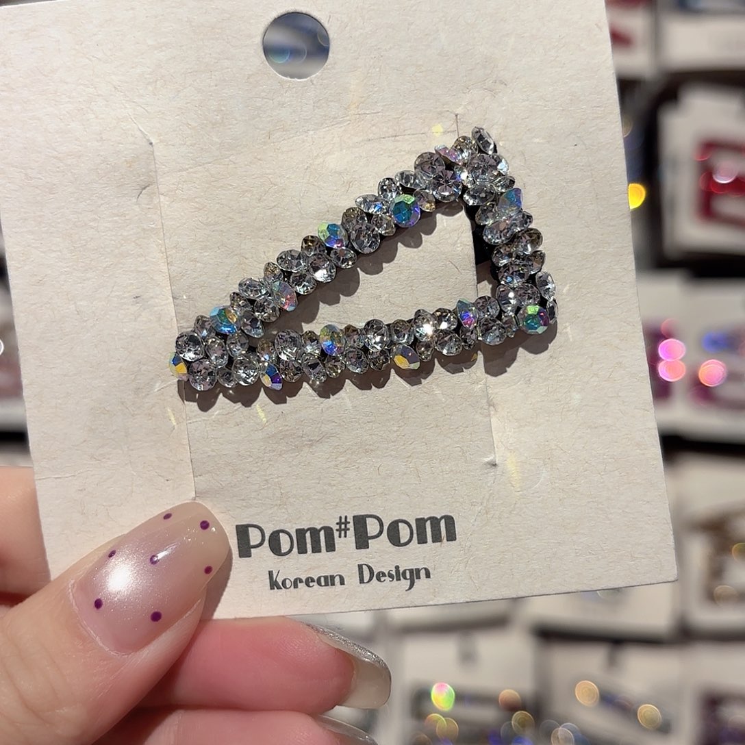 皮质铁合金白色小三角拜拜一个