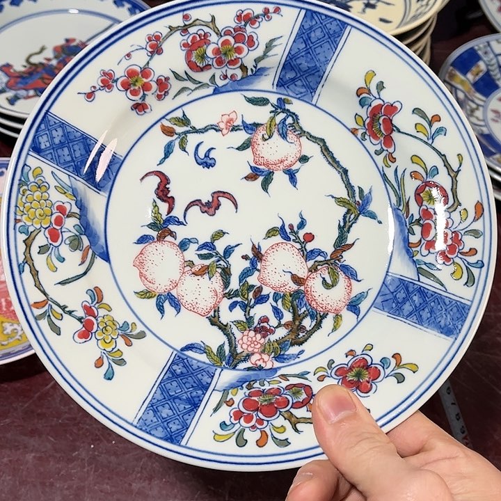 瓷片////直径21.5厘米。绿。