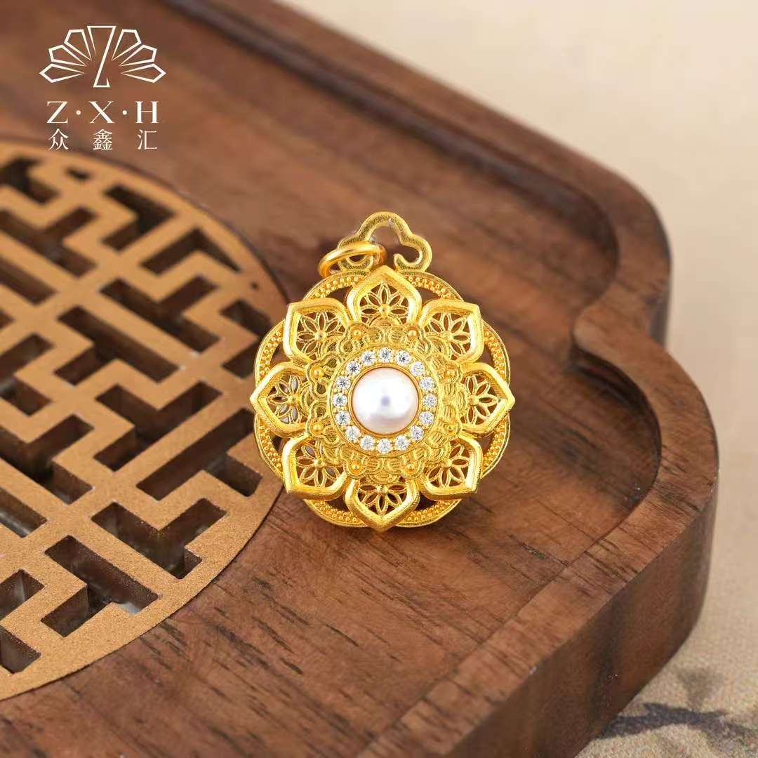 {众鑫汇}足金999 莫桑点钻祥云珠韵吊坠