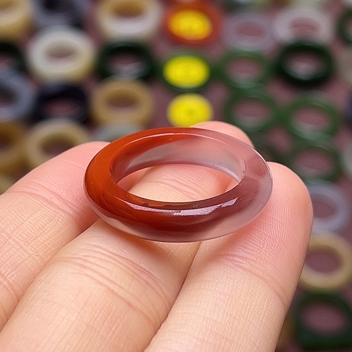 南红玛瑙未镶嵌戒指18.2牛血红