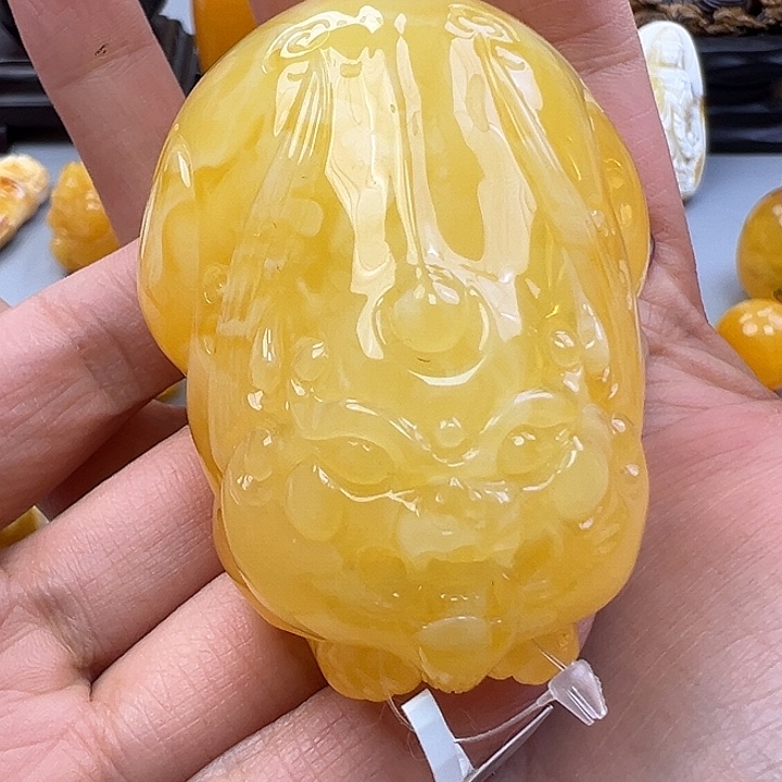 蜜蜡未镶嵌珠宝奇石