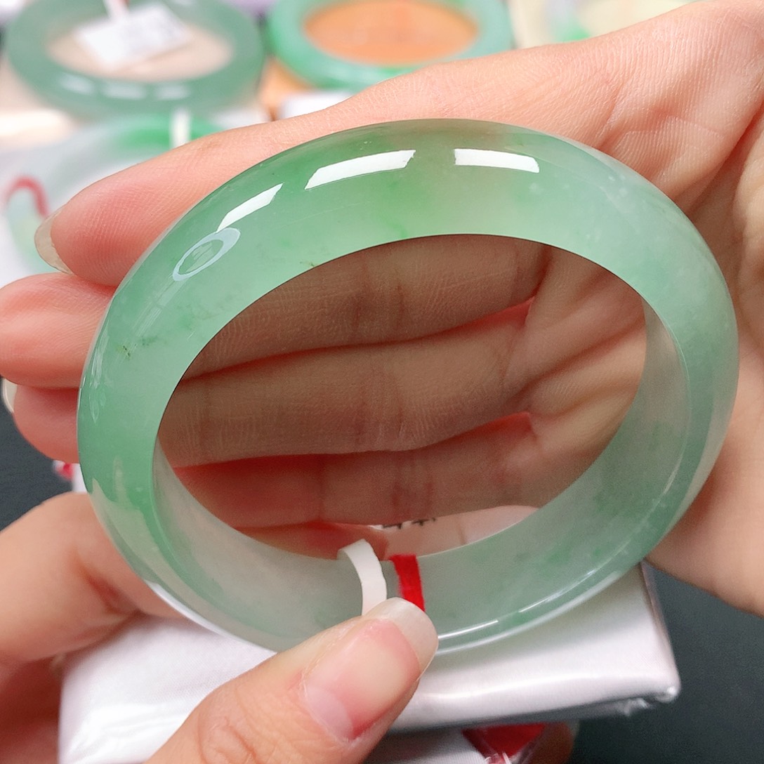 翡翠手镯未镶嵌天然翡翠手镯56