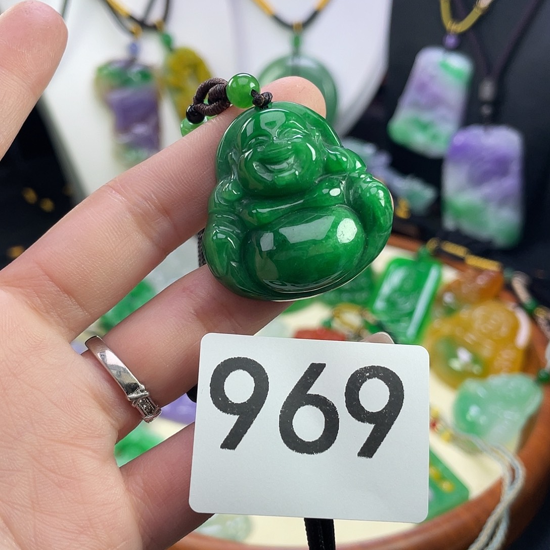 翡翠未镶嵌吊坠(赠链)