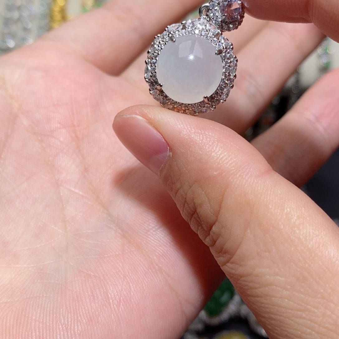 翡翠颈饰银S925镶嵌比l o i o