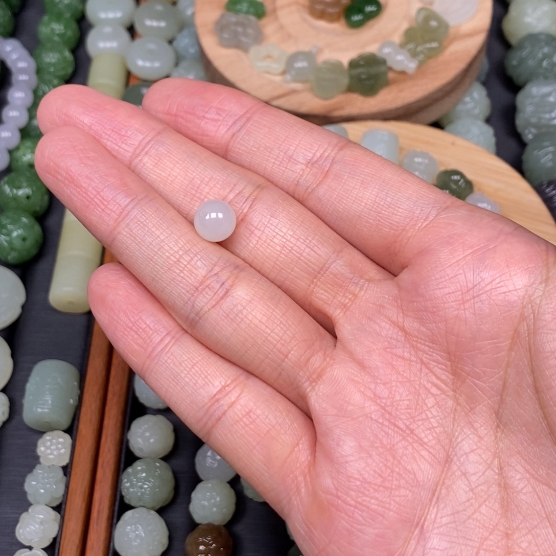 *****和田玉未镶嵌颈饰