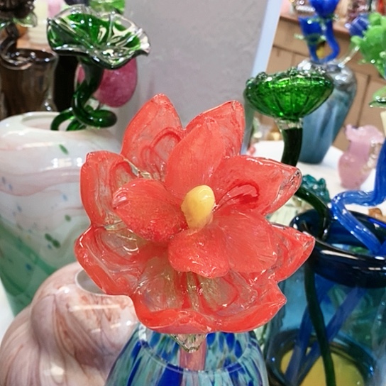 琉璃花瓶高45厘米宽9厘米