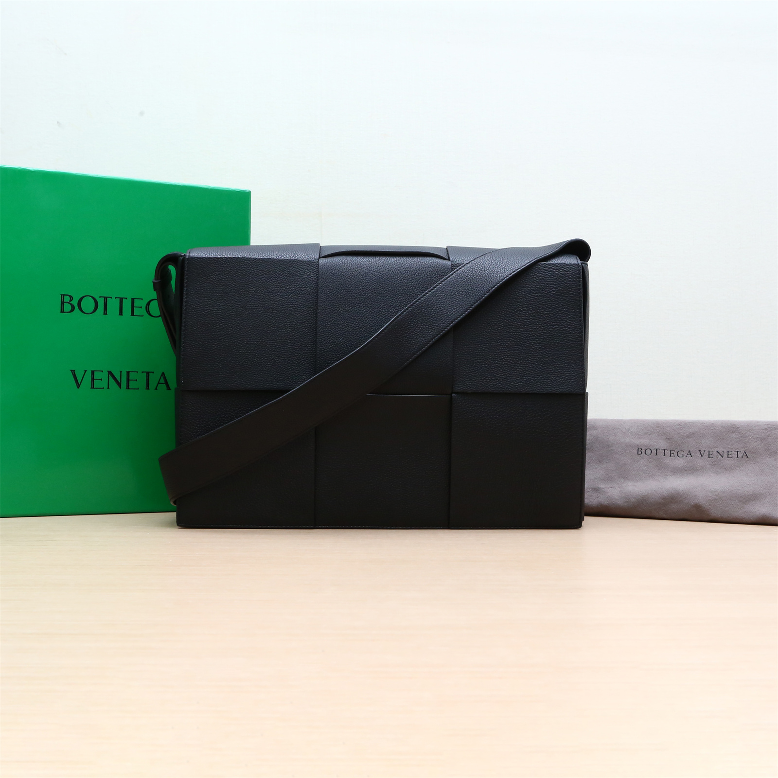 95新 BOTTEGA VENETA/葆蝶家 【活动】36单肩包 黑色 P214974206