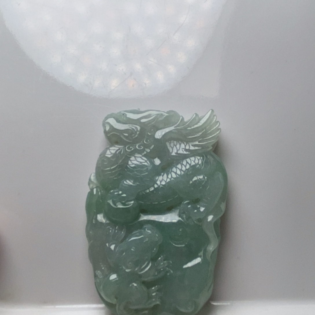 翡翠颈饰未镶嵌嘿***达天然