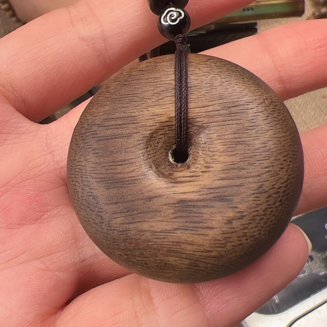 沉香碎屑沉香沉香平安扣原材料多样性发一