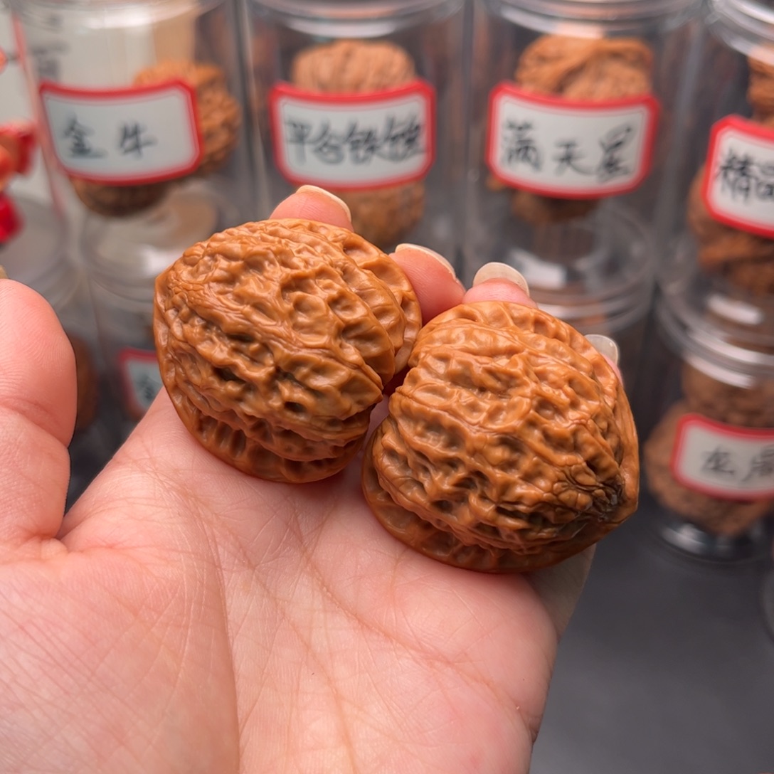 文玩核桃把件38.5小众金牛