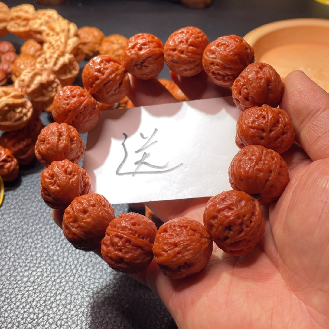 文玩核桃手串礼物