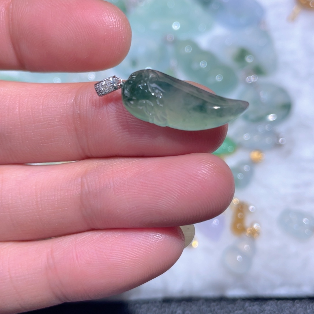 翡翠18K金镶嵌颈饰翡翠