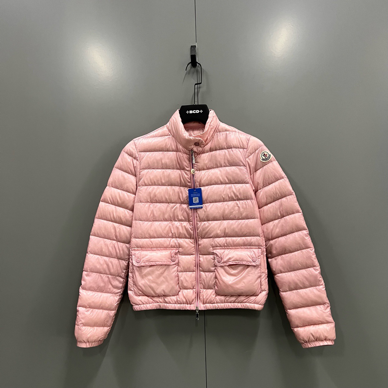 95新 MONCLER z1 浅粉色徽标羽绒服 0码/fg208147