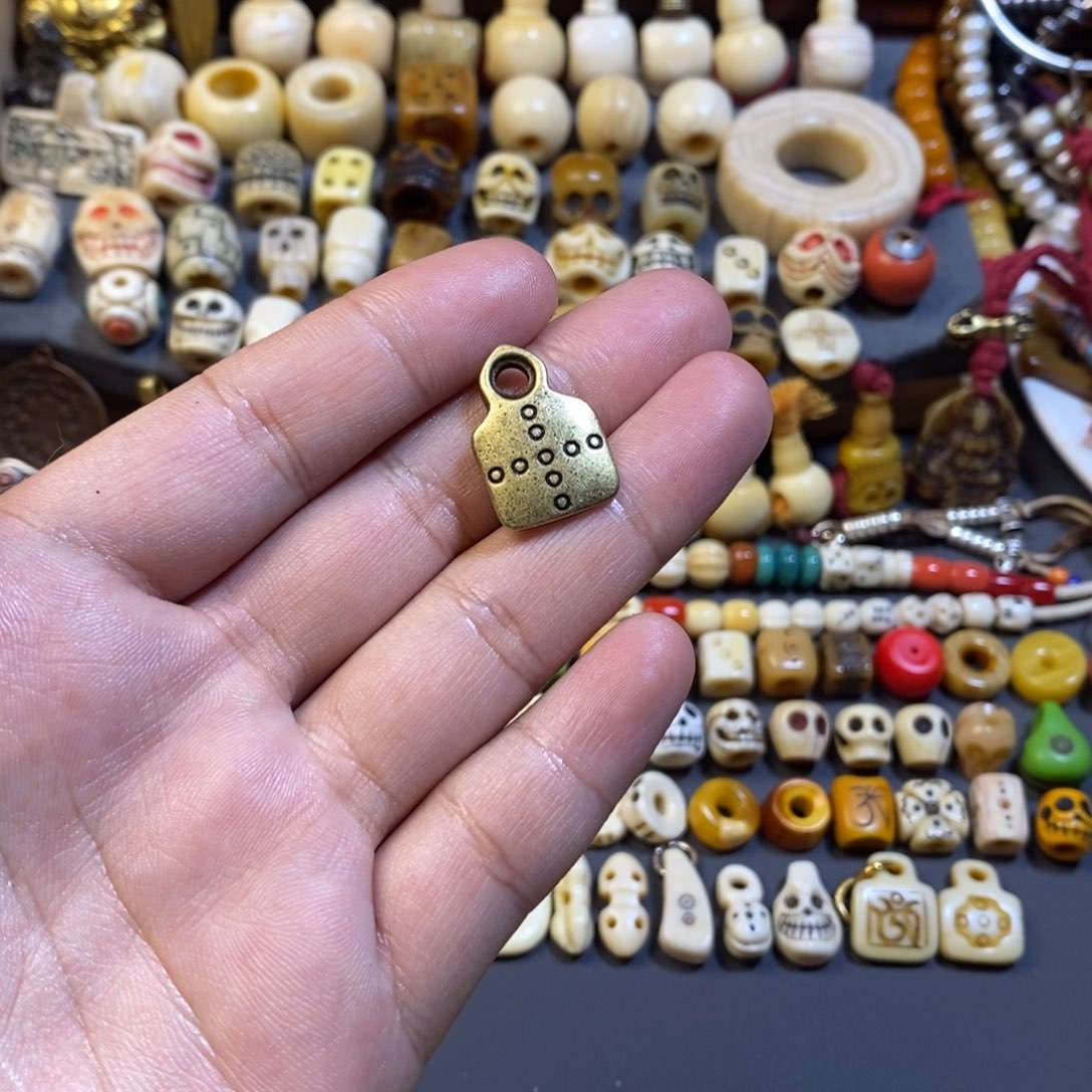 玻璃颈饰配饰侧挂