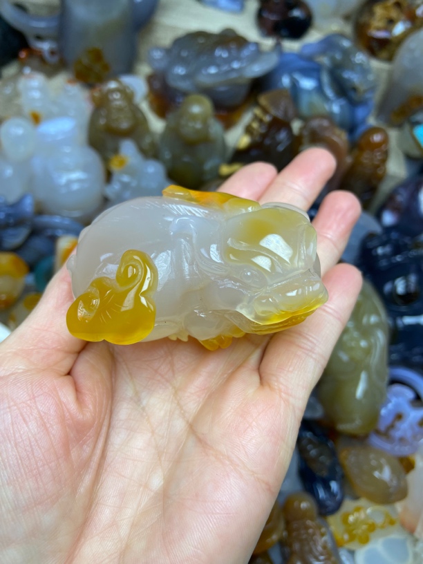 精品玛瑙玉髓把件