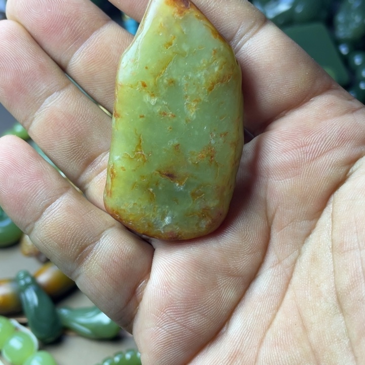 未镶嵌岫岩老玉（透闪石质玉）挂件