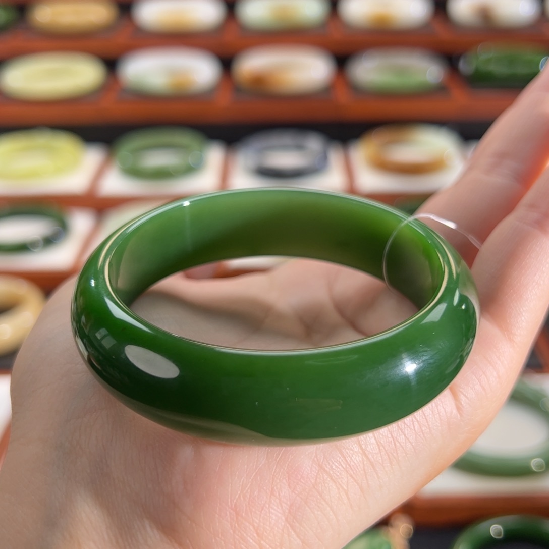 和田玉（碧玉）手镯未镶嵌