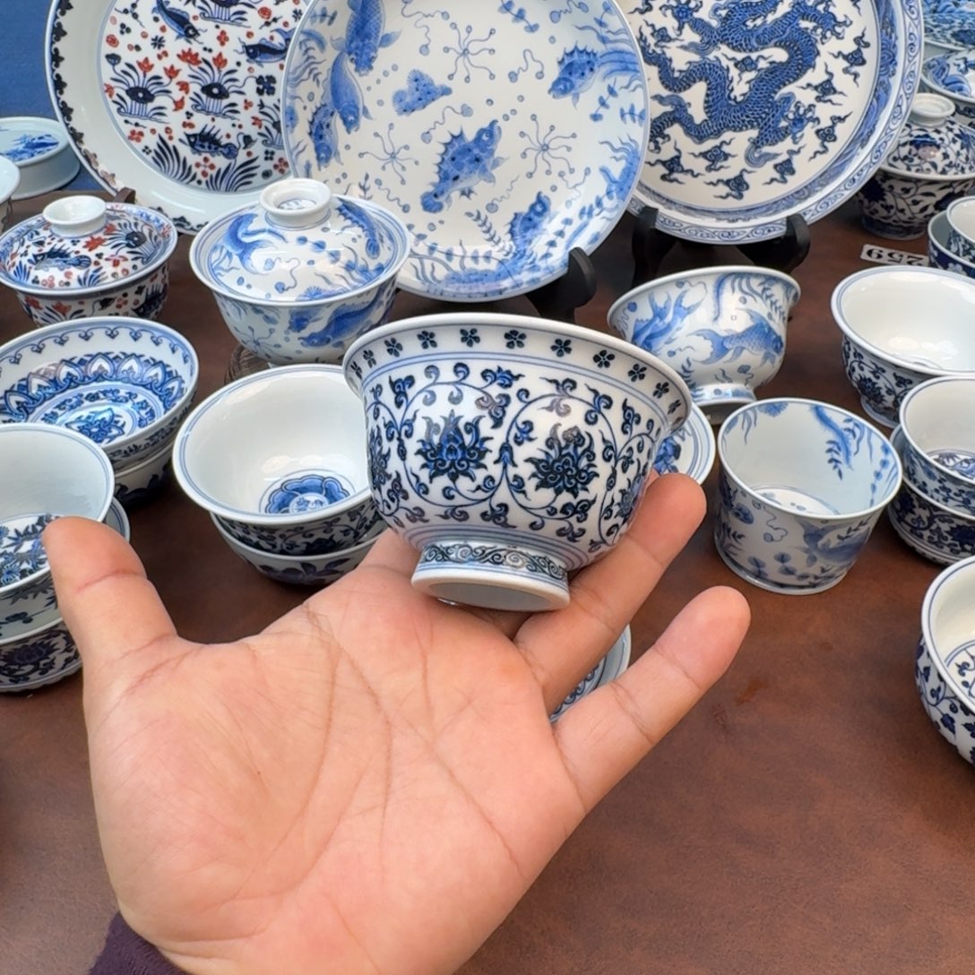 陶摆件缠枝莲大压手花心